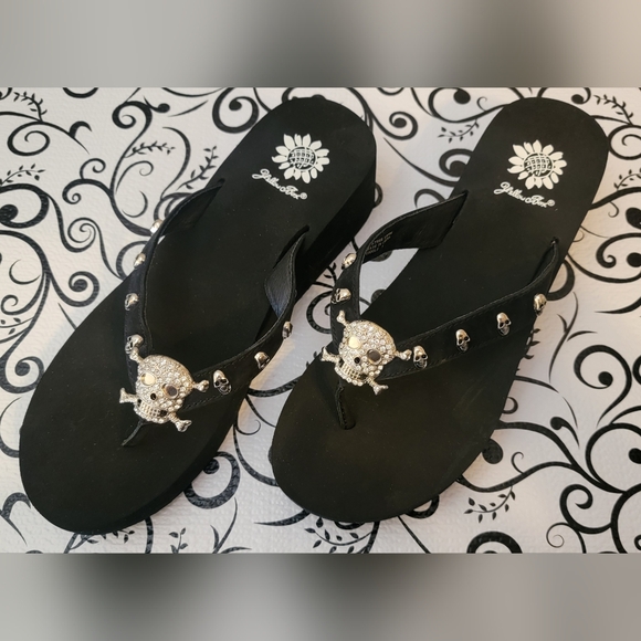 NWOT! RARE Vintage Skull Yellow Box Wedge Flip Flops Sandals Bling Size 9 - Picture 10 of 11